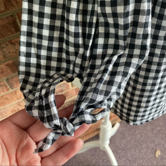✨5/$15 { CAUTION TO THE WIND } Black & White Checkered Off the Shoulder Top - Picture 3 of 7